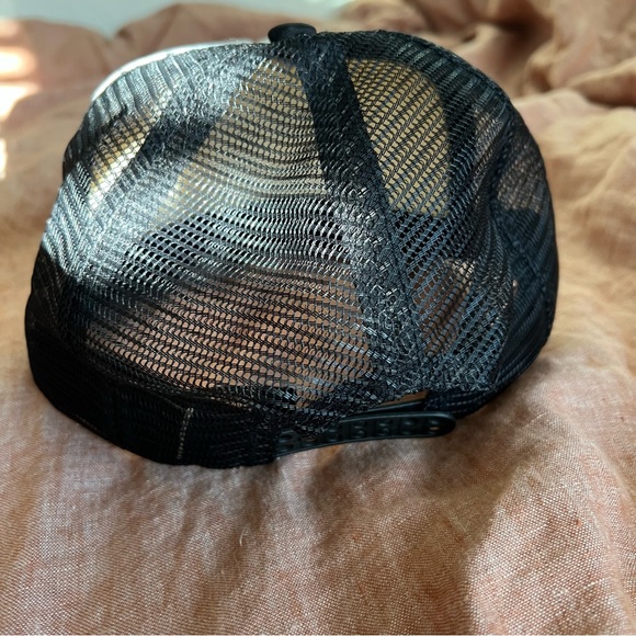 Skull Cross and Bones Trucker Hat - Picture 3 of 4